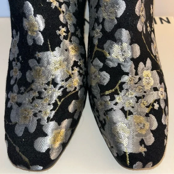 NWT/NIB Anne Klein Akgorgia slip on ankle boots size 7. Silver & gold flowers - Picture 7 of 14